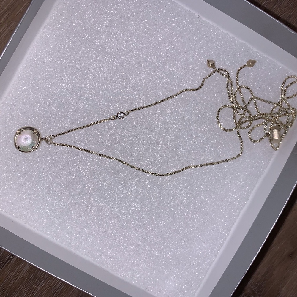 Adjustable Kendra Scott necklace